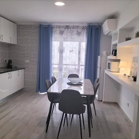 Апартаменти Rocha & Mar *